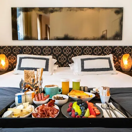 Marignan Champs-elysees Отель Париж