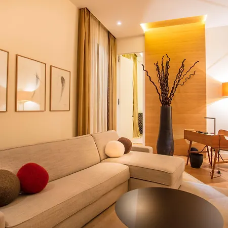 Marignan Champs-elysees Szálloda