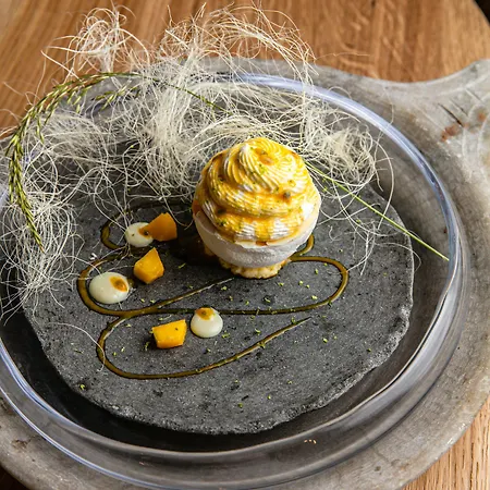 Marignan Champs-elysees Hotel 5*