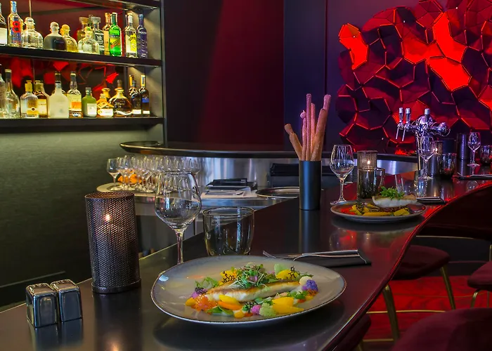 Marignan Champs-elysees מלון