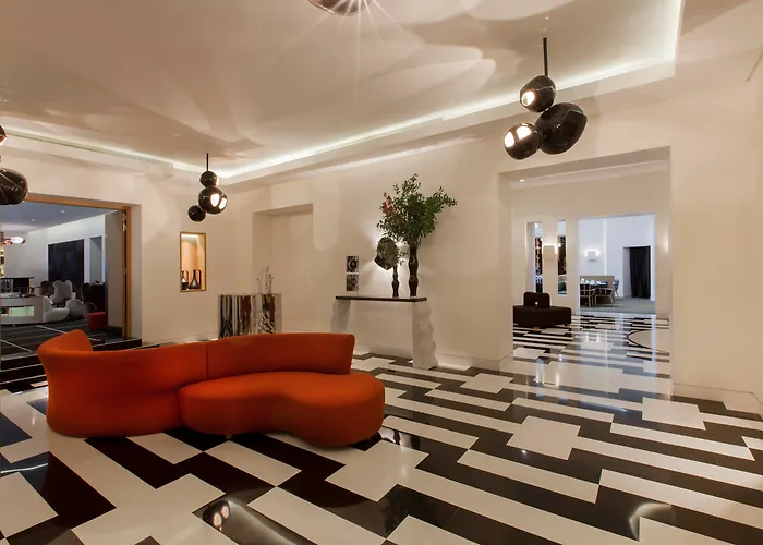 Marignan Champs-elysees מלון