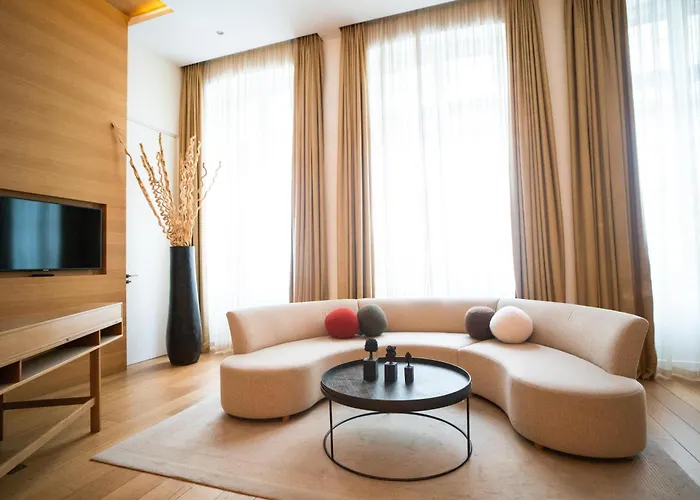 Otel Marignan Champs-elysees 5*