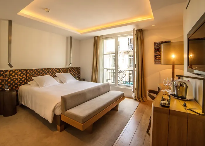 Marignan Champs-elysees מלון 5*