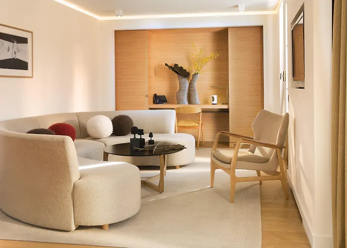 Otel Marignan Champs-elysees 5*