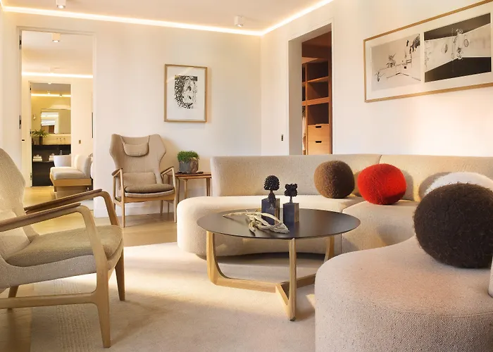 Marignan Champs-elysees Otel Paris