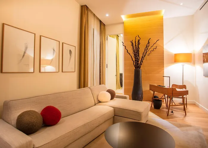Marignan Champs-elysees Otel