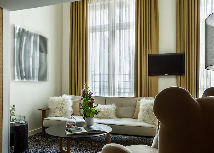 Marignan Champs-elysees 5* פריז