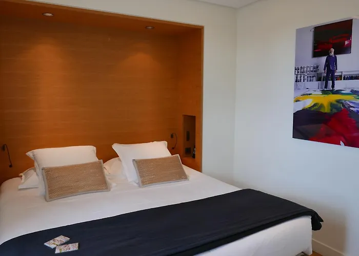 Otel Marignan Champs-elysees