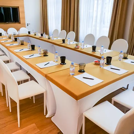 Marignan Champs-elysees Hotel 5*